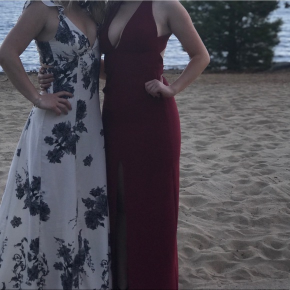 X REVOLVE ARIES MAXI Burgundy/Red Formal Dress! - Picture 8 of 8